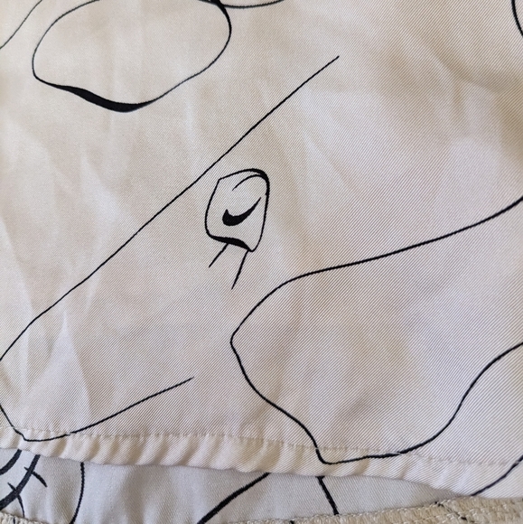 Princess Polly Satin Artsy Eye Cream and Black Mini Skirt Size 2 - Picture 4 of 14